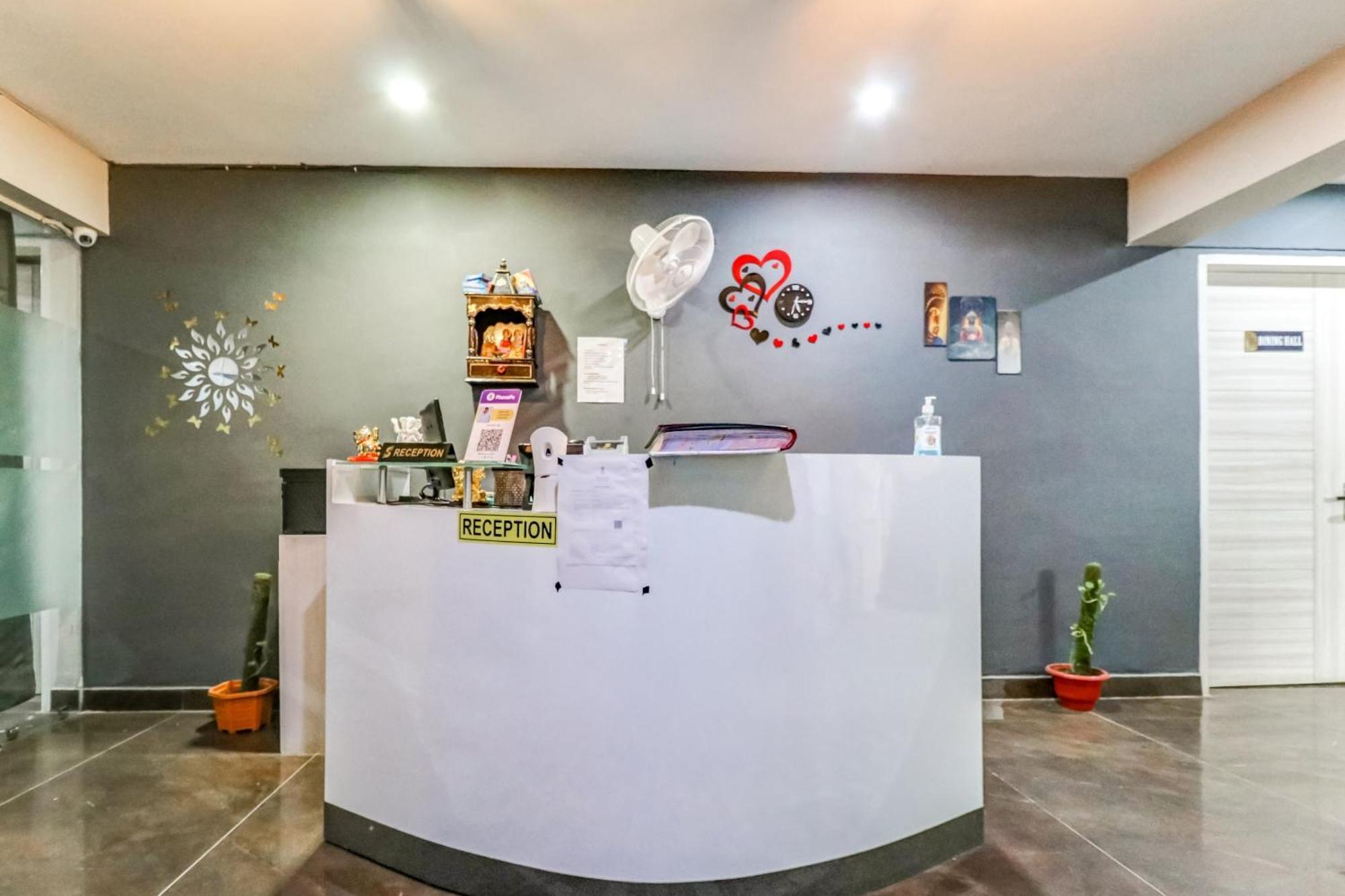 Townhouse Skylight Near Medanta Hospital Ξενοδοχείο Γκουργκάον Εξωτερικό φωτογραφία