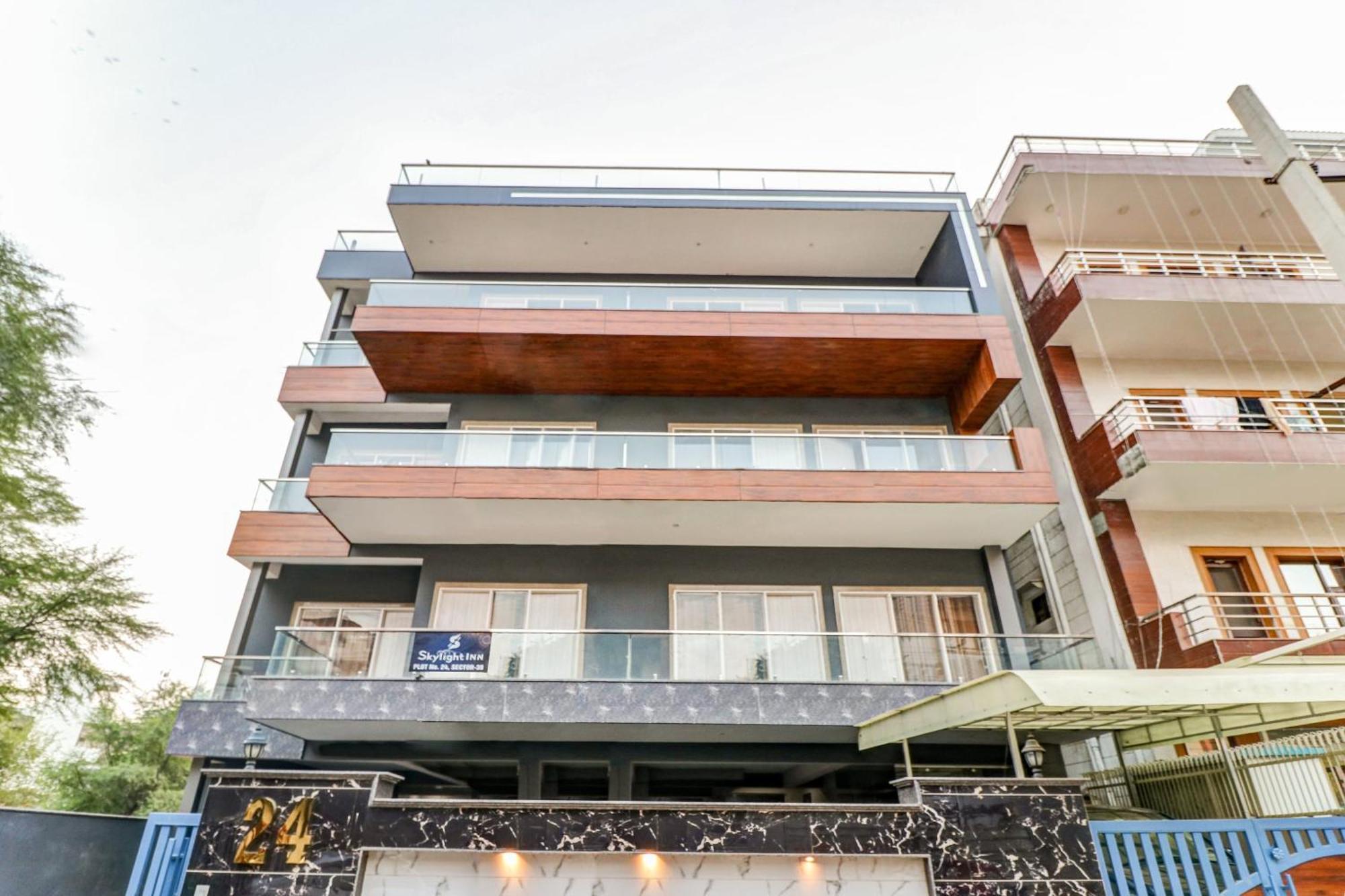 Townhouse Skylight Near Medanta Hospital Ξενοδοχείο Γκουργκάον Εξωτερικό φωτογραφία