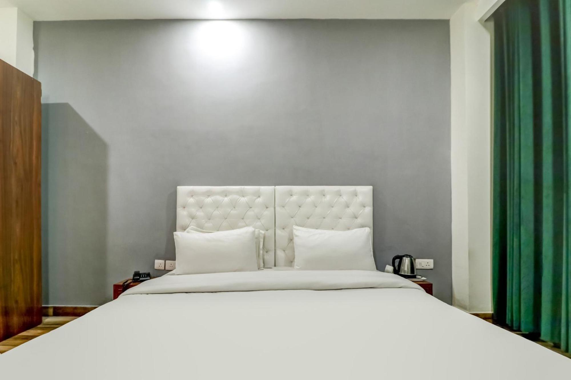 Townhouse Skylight Near Medanta Hospital Ξενοδοχείο Γκουργκάον Εξωτερικό φωτογραφία