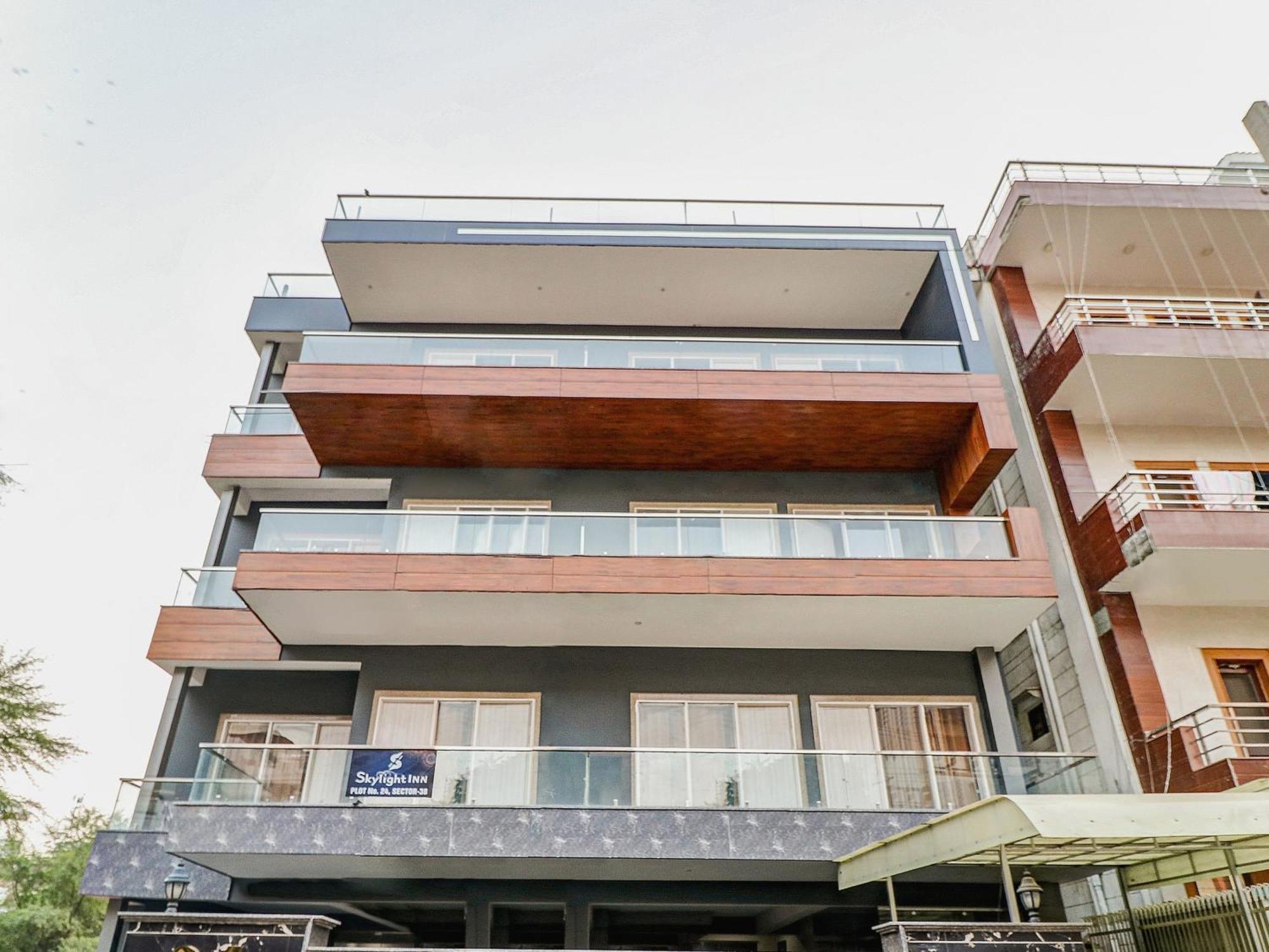 Townhouse Skylight Near Medanta Hospital Ξενοδοχείο Γκουργκάον Εξωτερικό φωτογραφία