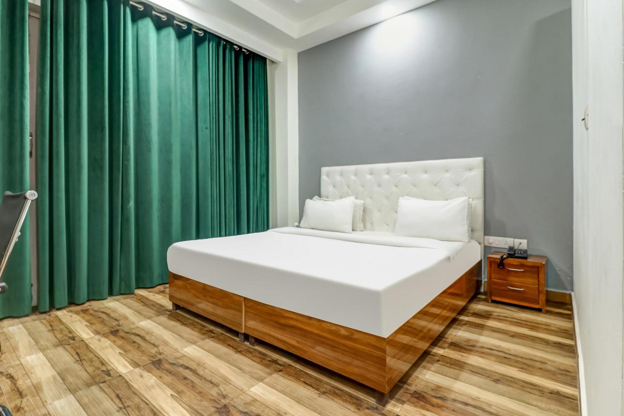 Townhouse Skylight Near Medanta Hospital Ξενοδοχείο Γκουργκάον Εξωτερικό φωτογραφία